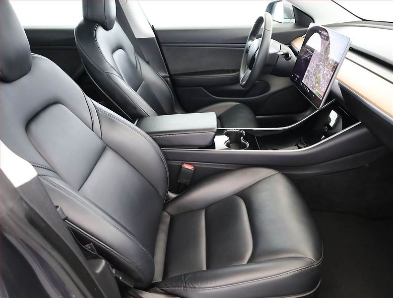 Tesla Model 3 (2019) Long Range 4WD 78kWh, SoH 85% - fotka 7 z 21
