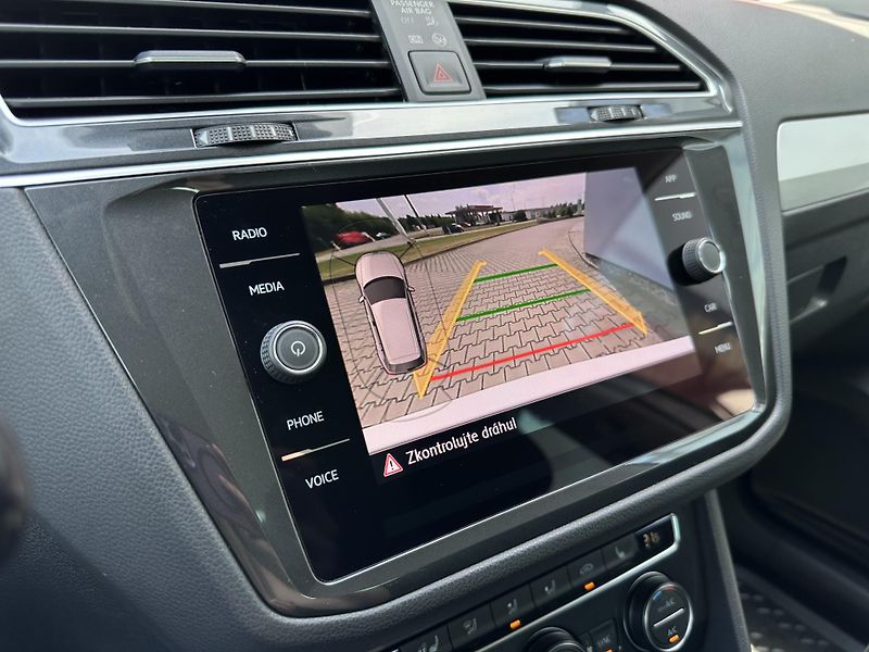 Volkswagen Tiguan 2.0 TSI DSG 4Motion - fotka 15 z 30