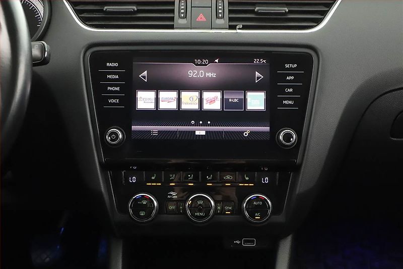 Škoda Octavia (2019) 1.6 TDI, Tempomat - fotka 9 z 18