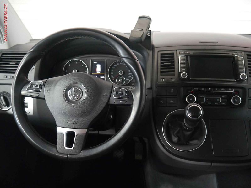 Volkswagen Multivan (2015) 2.0TDi, Comfortline, navi - fotka 15 z 21