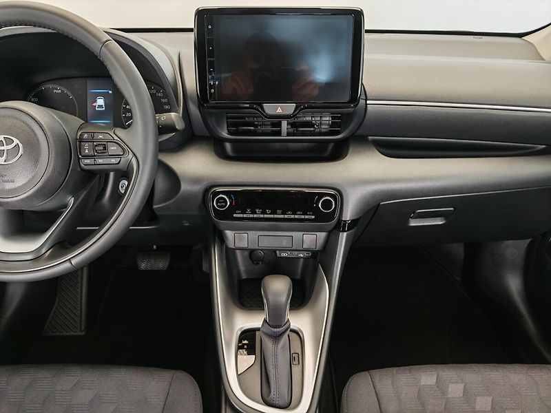 Toyota Yaris 1.5 Hybrid Comfort - fotka 10 z 28