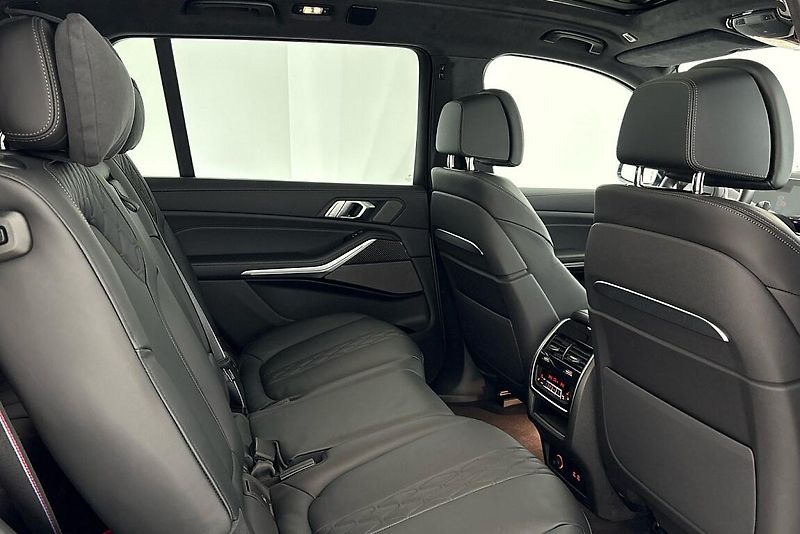 BMW X7 xDrive40d - fotka 15 z 30