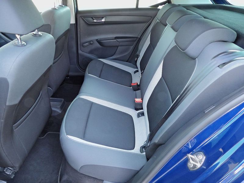 Škoda Fabia 1.0MPi Ambition Navi Tempomat - fotka 24 z 34