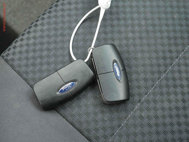 Ford C-MAX (2009) 2.0 i, AC, temp - fotka 16 z 16