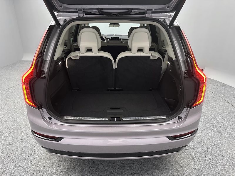 Volvo XC90 (2026) B5 AWD AUT DARK ULTRA 7 míst - fotka 24 z 25