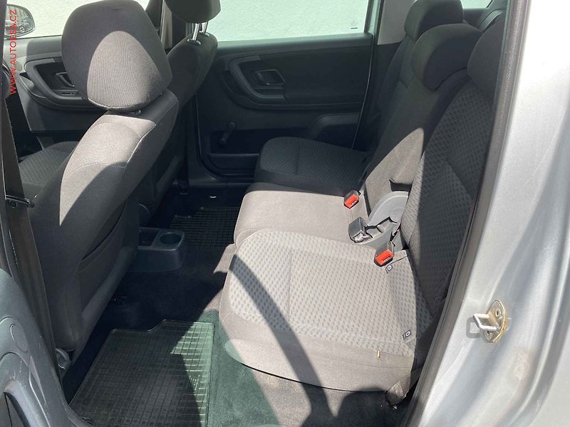 Škoda Roomster (2011) 1.6 TDi, ČR, Style, park. - fotka 10 z 14