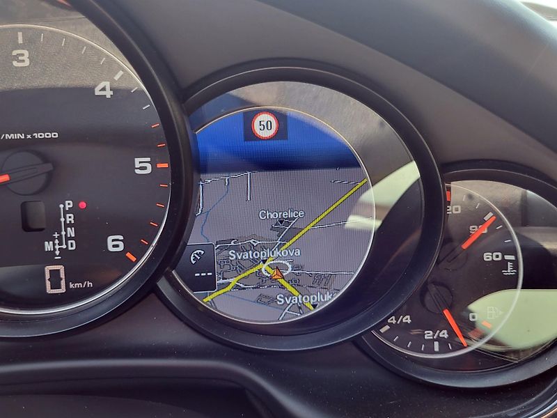 Porsche Panamera Diesel 3.0 V6 221kW - fotka 12 z 45