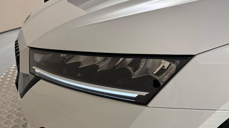 Škoda Octavia 2.0 TDI Style - fotka 18 z 27