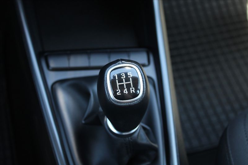 Hyundai i20 1,2 i  ČR,36.633KM,ZÁRUKA - fotka 20 z 30