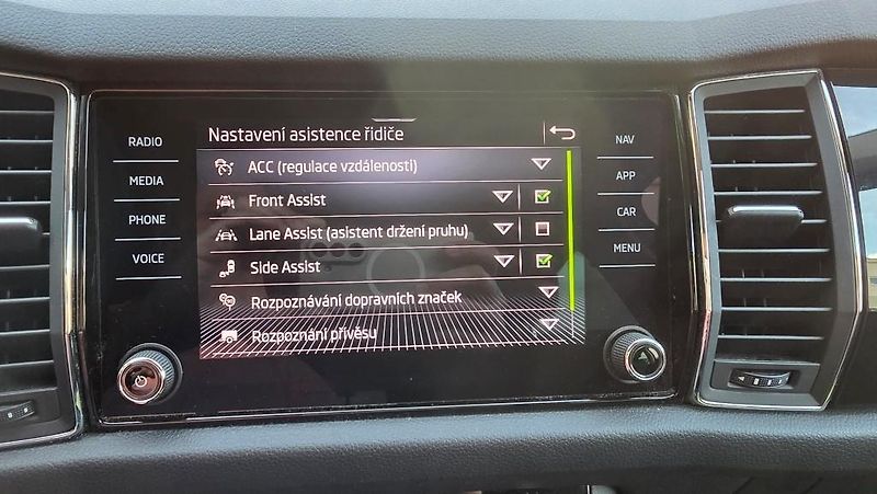 Škoda Kodiaq (2021) 2.0 TDI 147KW 4x4 DSG L&K - fotka 32 z 40