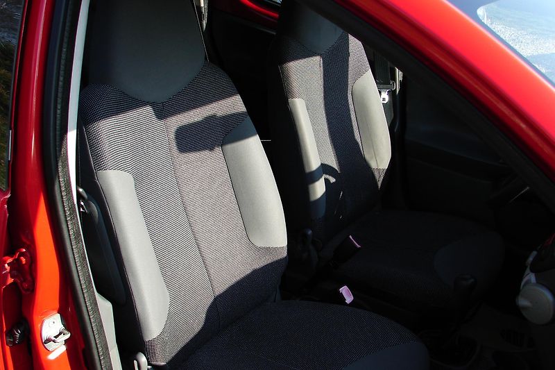 Peugeot 107 1.0i 68PS 5-dv. KLIMA-ZADÁNO! - fotka 11 z 31