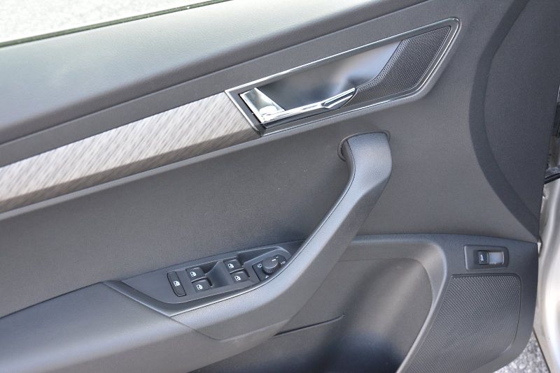 Škoda Karoq (2023) 2.0 TDI 110 KW Style Exclusive - fotka 10 z 27
