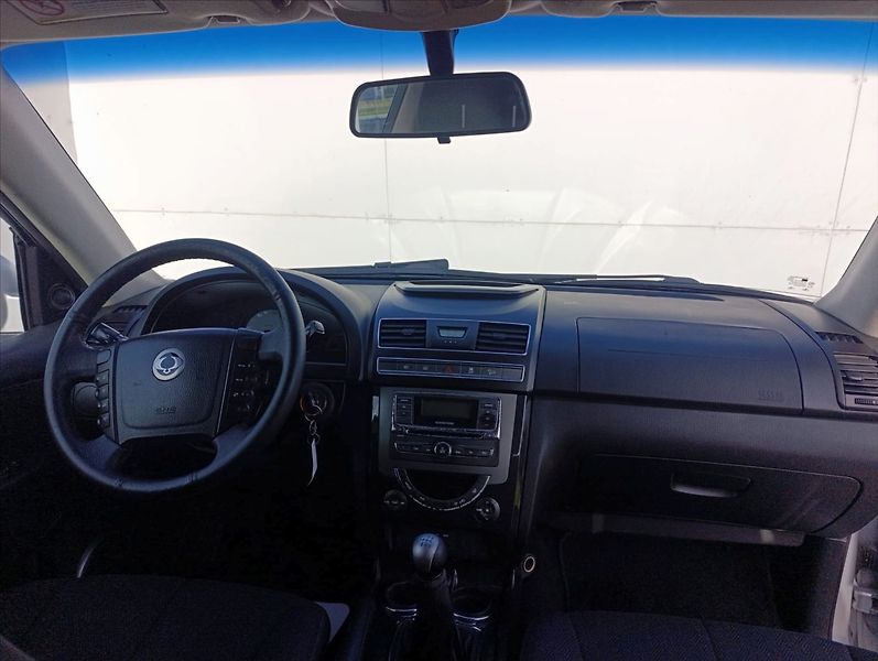 SsangYong Rexton 2,0 RX200 7MÍST TEMPOMAT - fotka 15 z 31