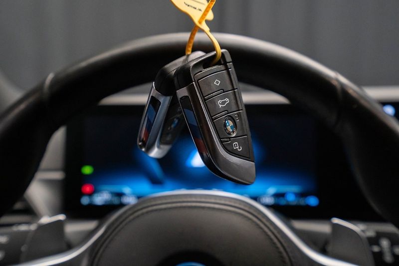 BMW Řada 3 330e xDrive M-Sport Tažné - fotka 21 z 21