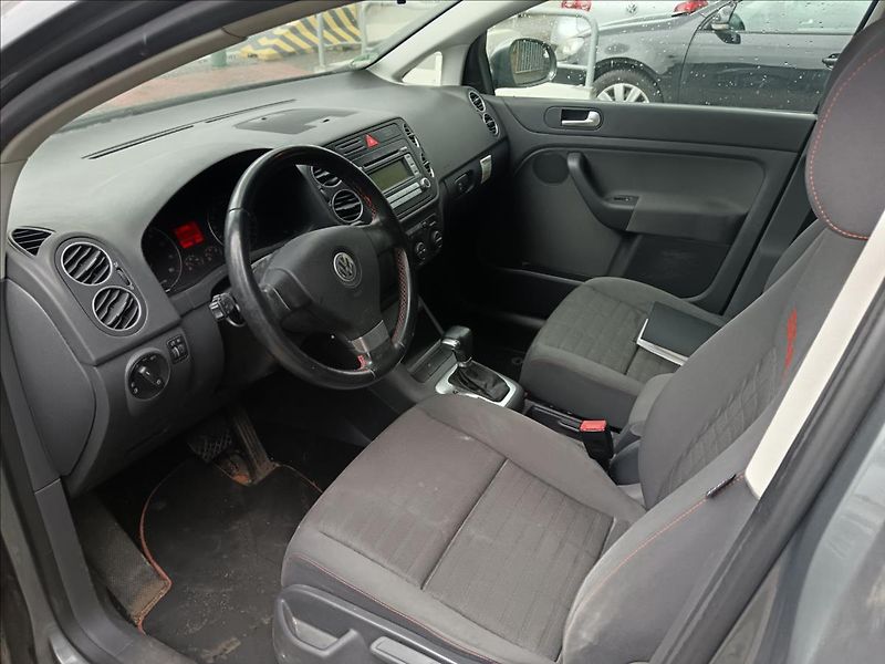 Volkswagen Golf Plus 1,6 i DSG  Goal - fotka 18 z 19