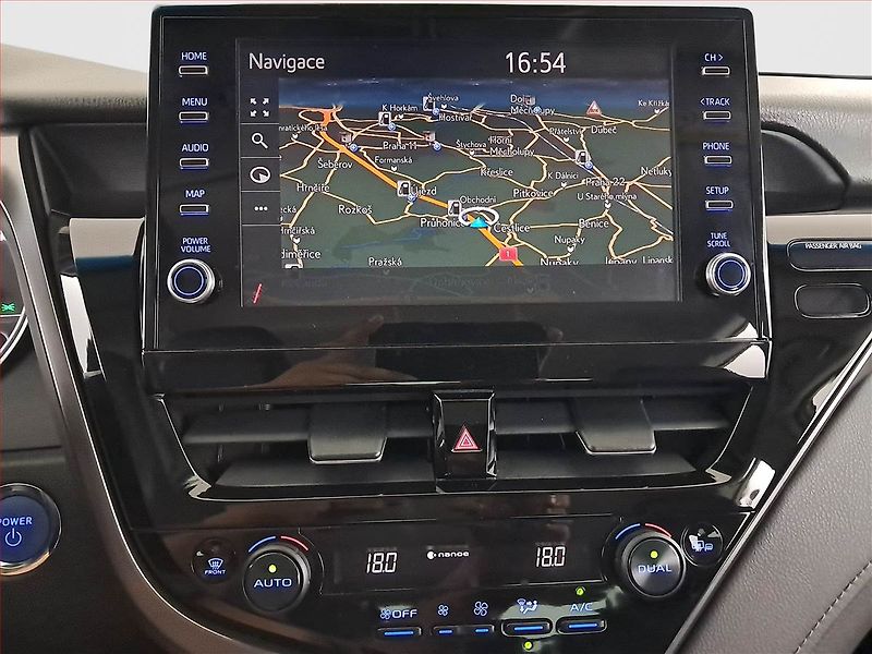 Toyota Camry (2023) Executive 2.5 Hybrid - fotka 19 z 19