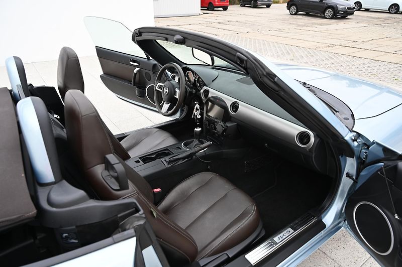 Mazda MX-5 1.8 93KW Niseko 3/2009 - fotka 15 z 26