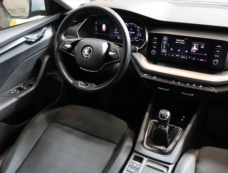 Škoda Octavia (2023) Ambition 2.0 TDI, ČR,1.maj - fotka 7 z 18