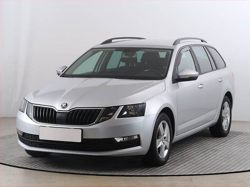 Škoda Octavia (2017) Ambition 1.4 TSI, Tempomat - fotka 2 z 16