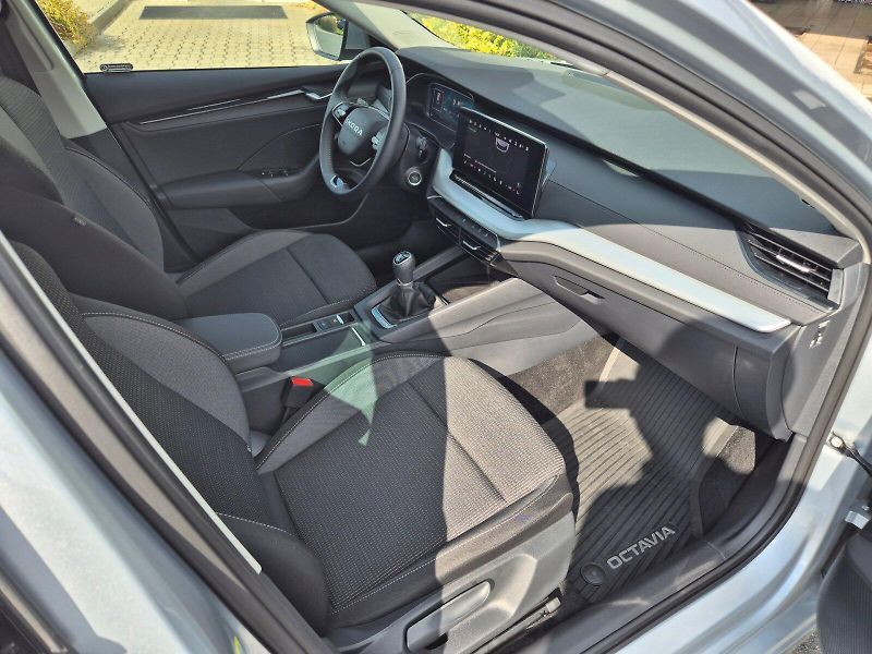 Škoda Octavia (2025) kombi Selection 1.5. TSI 110 k - fotka 20 z 33