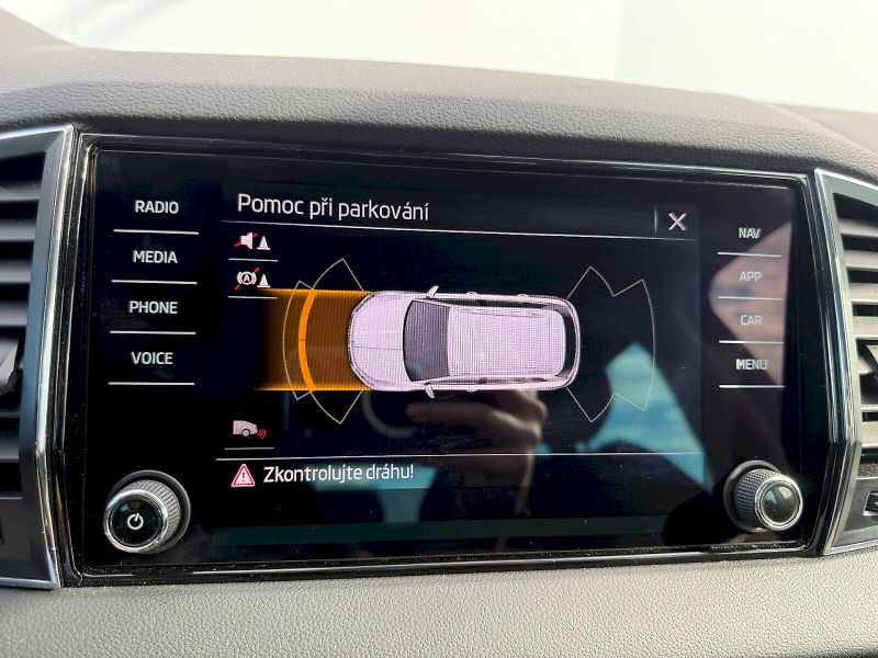 Škoda Karoq (2022) 1.5 TSI 110kW Style - fotka 19 z 35