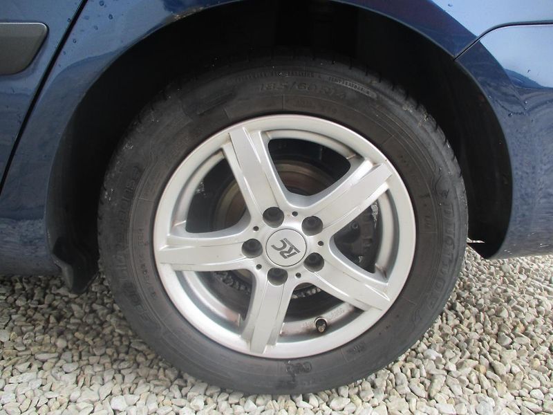 Škoda Fabia 1.4i 16V +SADA KOL - fotka 30 z 31