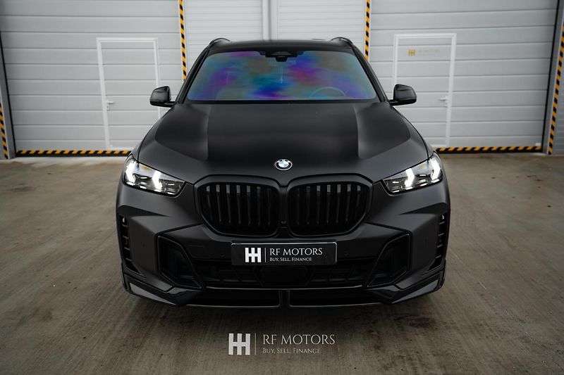 BMW X5 (2024) xDrive40i mHEV 280kW - fotka 4 z 55