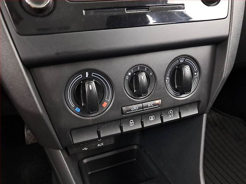 Škoda Rapid (2015) Spaceback 1.2 TSI - fotka 14 z 16