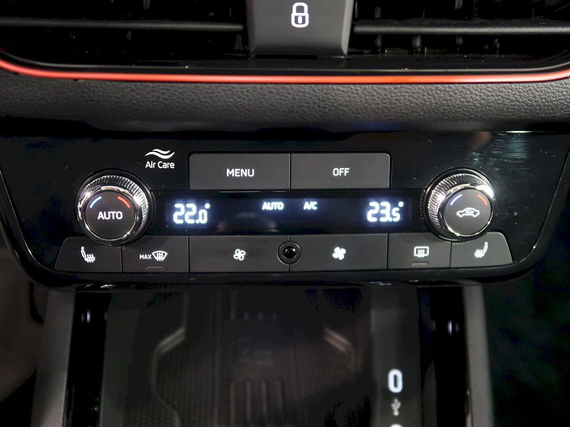 Škoda Kamiq (2025) MONTE CARLO 1.0TSI 85KW PANORA - fotka 31 z 40