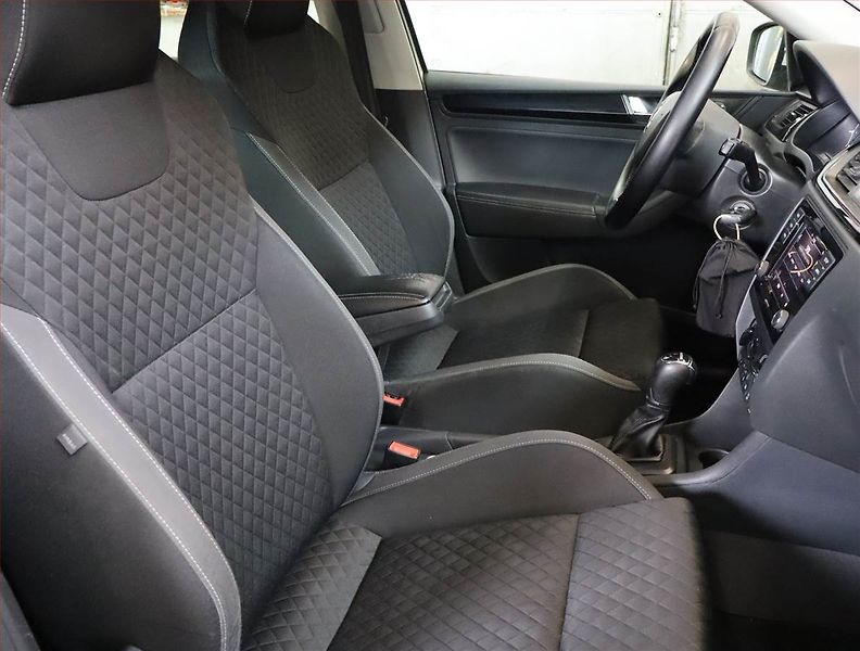 Škoda Rapid (2018) 1.4 TSI, Automat, Tempomat - fotka 9 z 18
