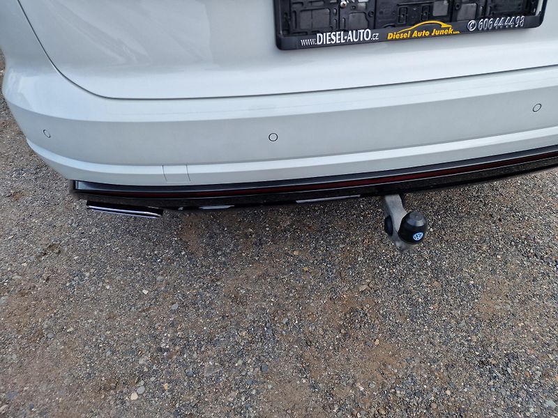 Volkswagen Touareg 3,0TDI 210KW R-LINE - fotka 18 z 20