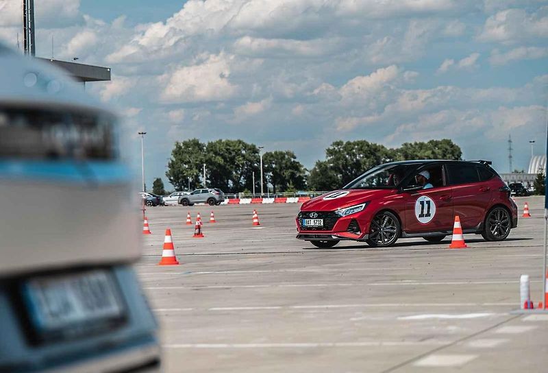 Konu N stojí za to vyzkoušet také na opravdovém závodním okruhu
