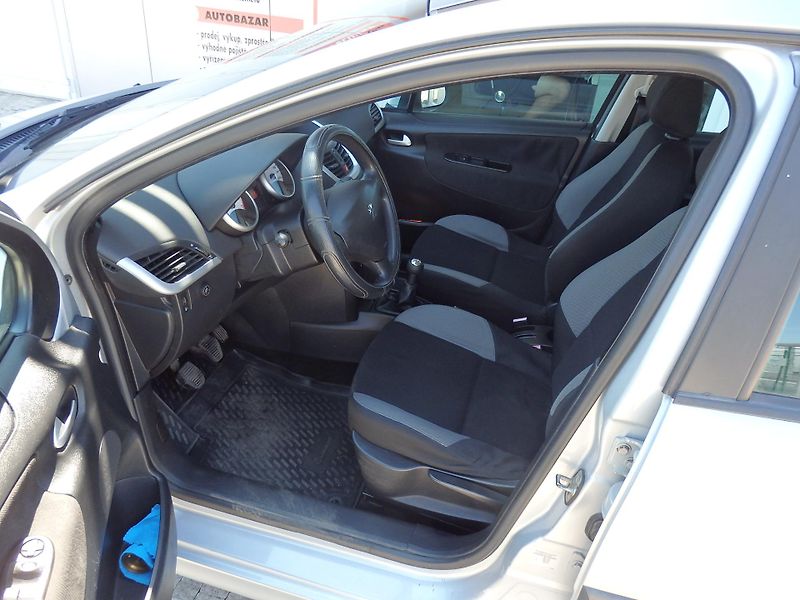 Peugeot 207 1.4i KLIMATIZACE, LPG - fotka 6 z 15