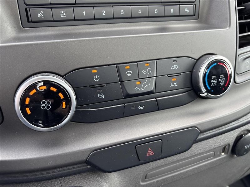 Ford Transit 2,0 96kW Třístranný Sklápěč - fotka 28 z 34