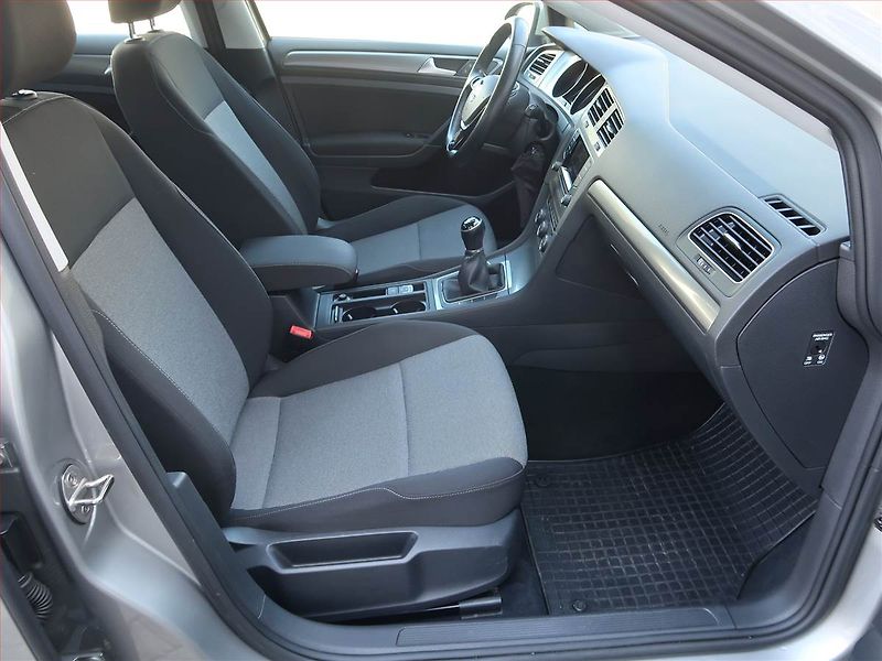 Volkswagen Golf (2016) 1.2 TSI, Tempomat - fotka 9 z 16