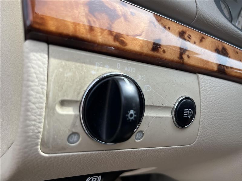 Mercedes-Benz Třídy E 3,2 i E320 AUT 165KW 4MATIC AC - fotka 25 z 34
