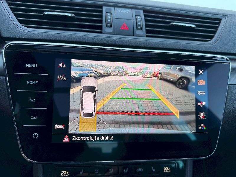 Škoda Superb (2022) 2.0 TSI 206kW SportLine 4x4 DS - fotka 18 z 35