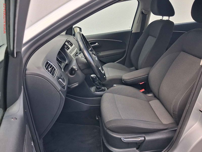 Volkswagen Polo (2014) 1.2 TSi, Highline, DSG - fotka 9 z 17