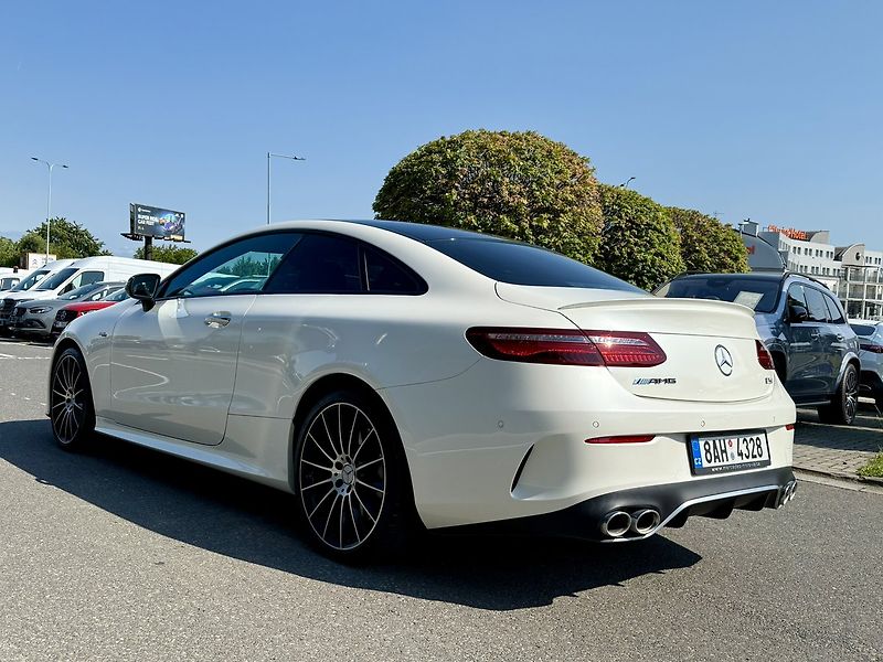 Mercedes-Benz Třídy E (2020) 53 AMG 4MATIC+ kupé - fotka 6 z 58