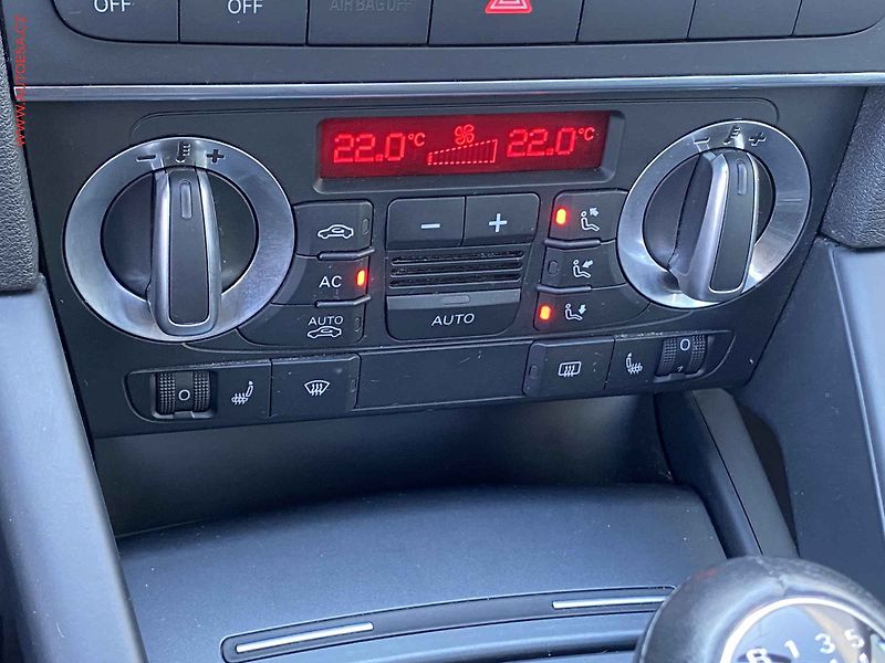 Audi A3 (2011) 1.2 TFSi, Attraction, výhřev - fotka 14 z 17
