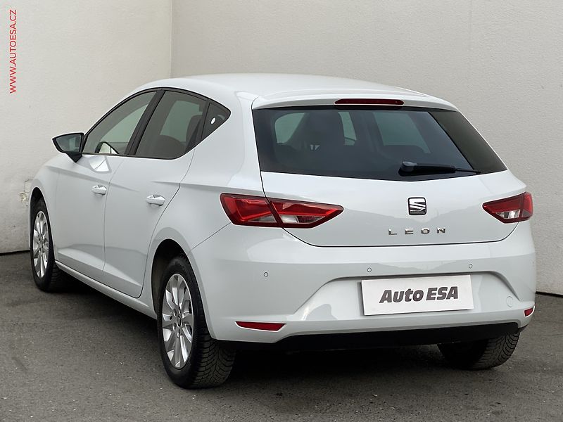 Seat Leon (2015) 2.0 TDi, Style, navi, +ALU - fotka 6 z 19