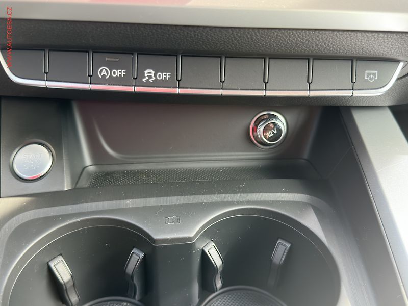 Audi A4 (2017) 2.0TDi, ČR, AC, výhřev sed. - fotka 17 z 21