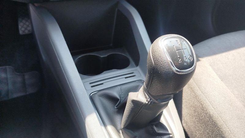 Škoda Fabia (2018) 1.0 MPi  ++ klimatizace ++ - fotka 14 z 26