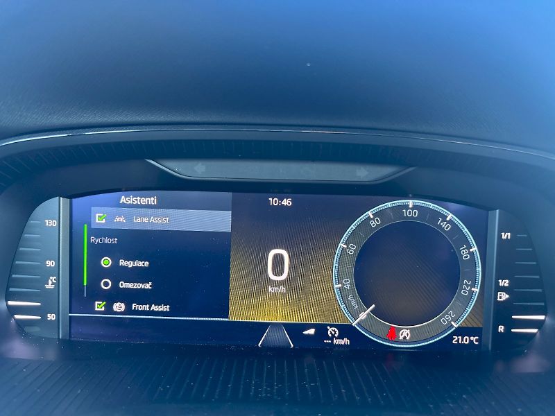 Škoda Octavia (2022) 2.0 TDI 85kW Ambition Plus Nez - fotka 16 z 35