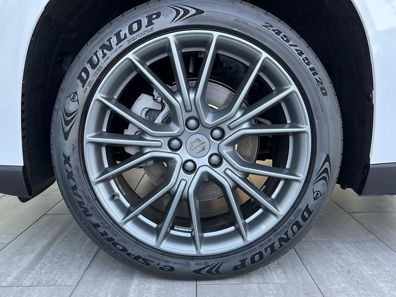 Leapmotor C10 REEV (2025) Design Hybrid EV - fotka 16 z 17