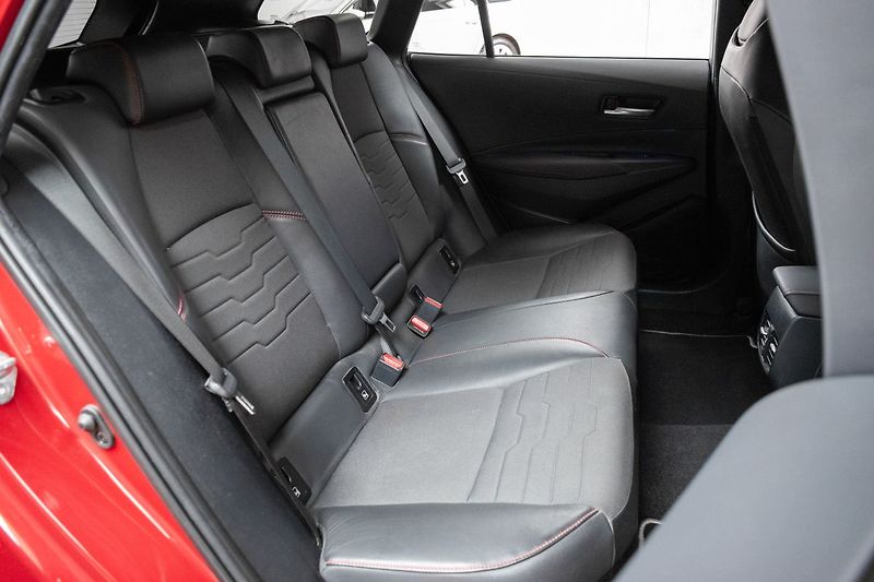 Toyota Corolla 2.0HYBRID SELECTION*ČR 1.MAJ* - fotka 12 z 34