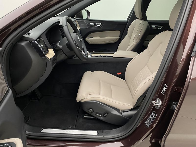 Volvo XC60 T6 AWD RECHARGE BRIGHT PLUS CZ - fotka 3 z 60