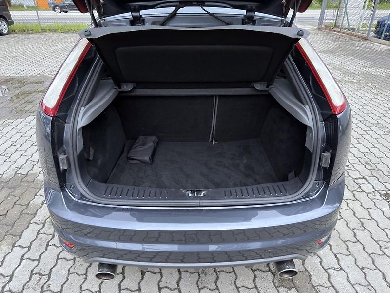 Ford Focus ST 2.5i 166 kW - fotka 9 z 20