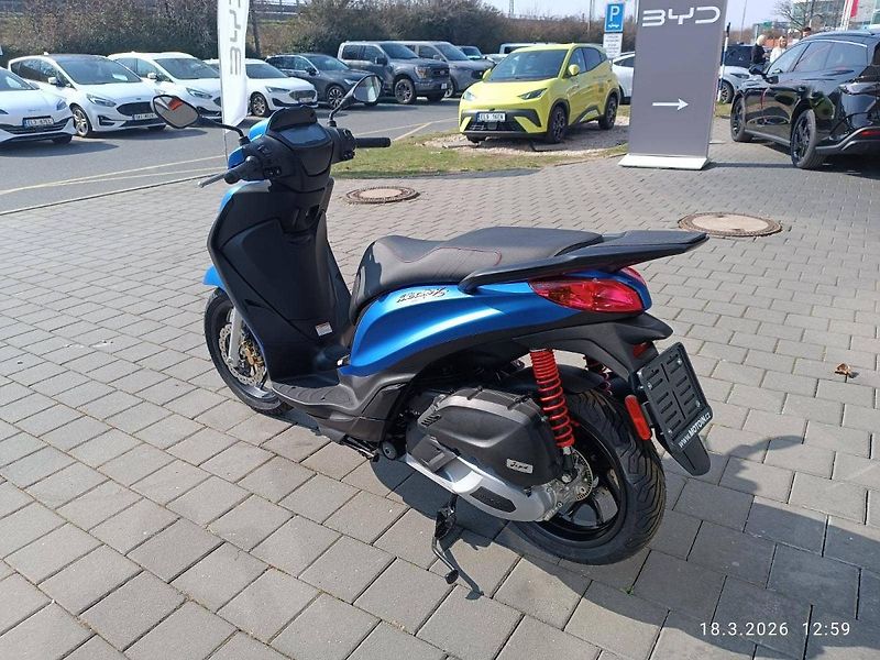 Piaggio Medley 125 (2024) S Blu Zaffiro - fotka 5 z 7