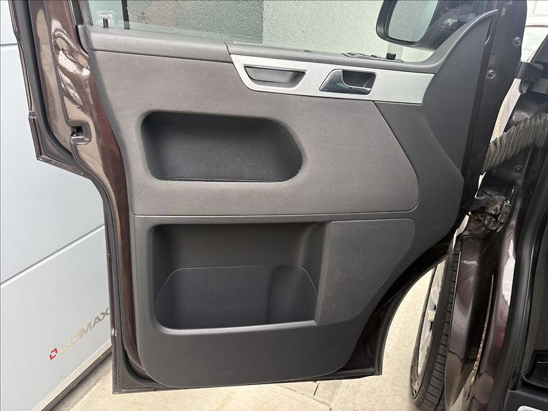 Volkswagen Multivan 2,0 103 kw servis TOP stav - fotka 18 z 28